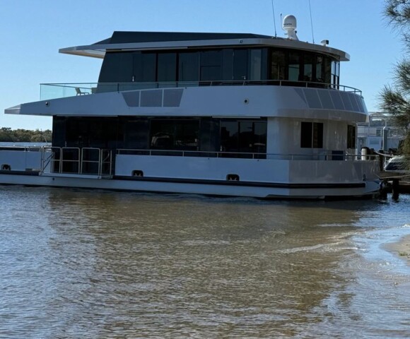 Buying a house boat