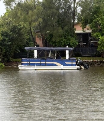 How to choose what pontoon boat to buy How to choose what pontoon boat to buy