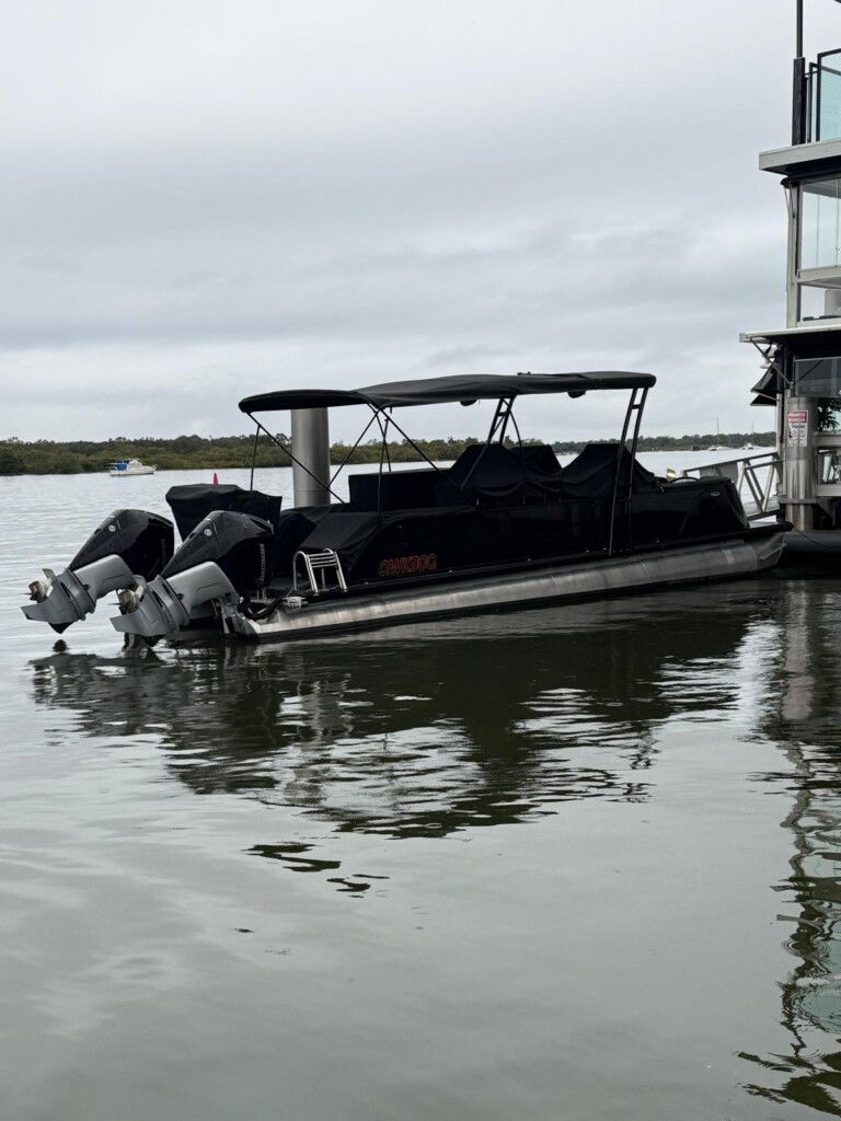Considerations in buying a pontoon boat Considerations in buying a pontoon boat